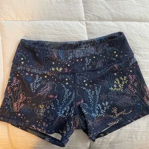 Born Primitive athletic short